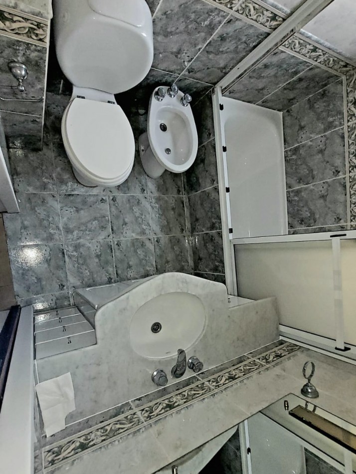 OPORTUNIDAD, Amplio departamento en Alquiler 2 1/2 ambientes - Quilmes Centro