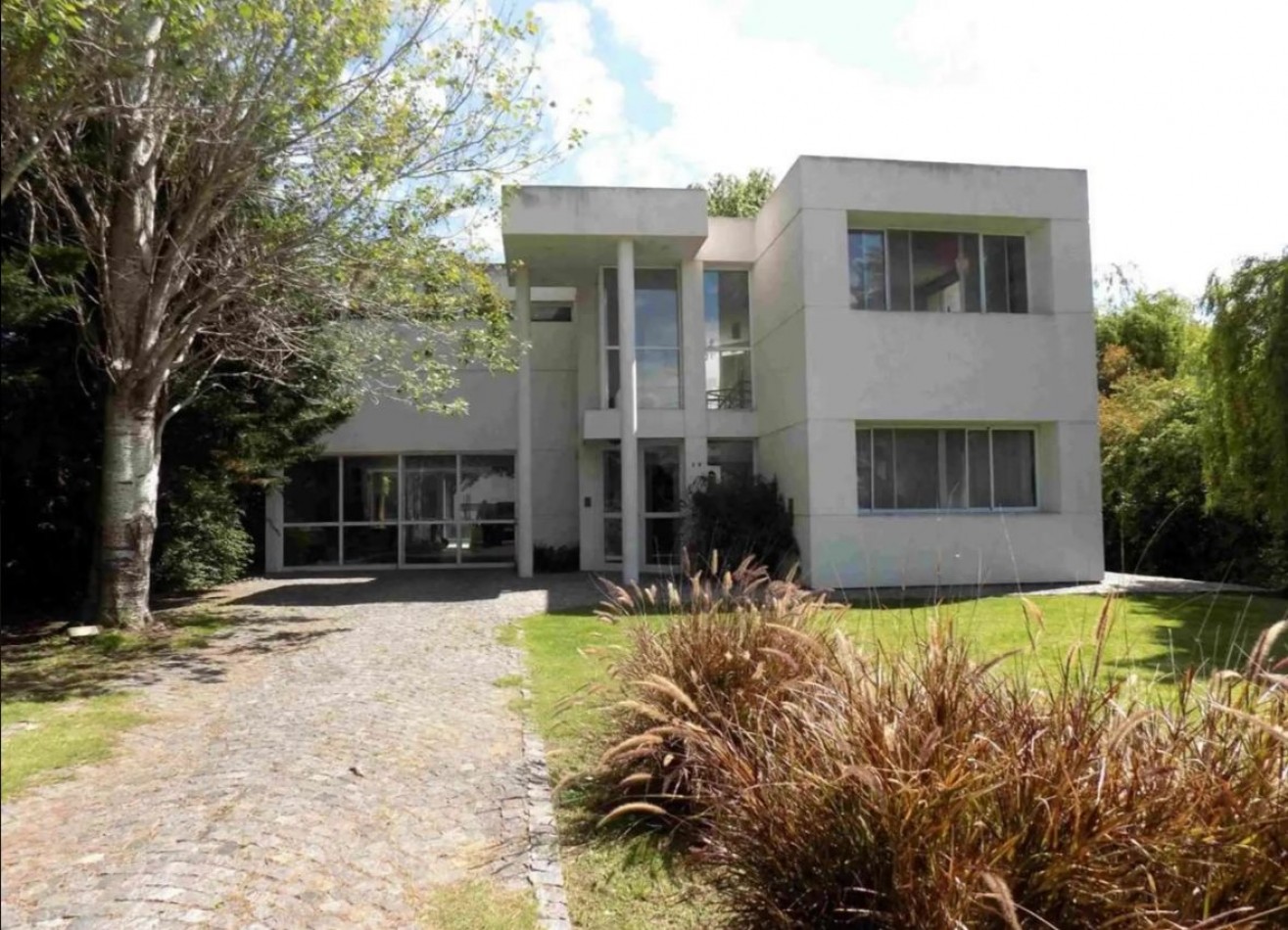 VENTA CASA 5 ambientes COUNTRY ABRIL - 