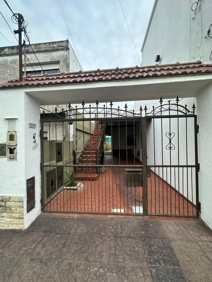 SE ALQUILA AMPLIO PH DE 3 AMBIENTES