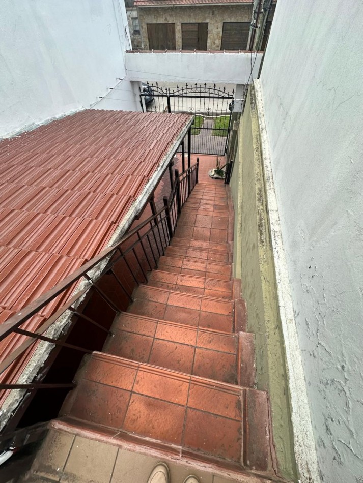 SE ALQUILA AMPLIO PH DE 3 AMBIENTES