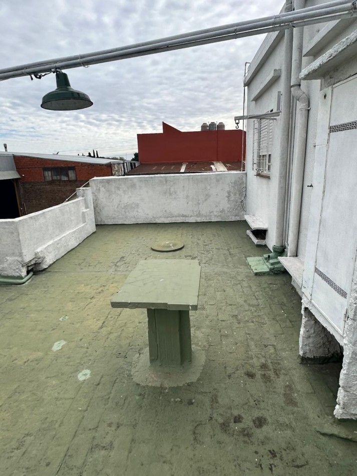 SE ALQUILA AMPLIO PH DE 3 AMBIENTES