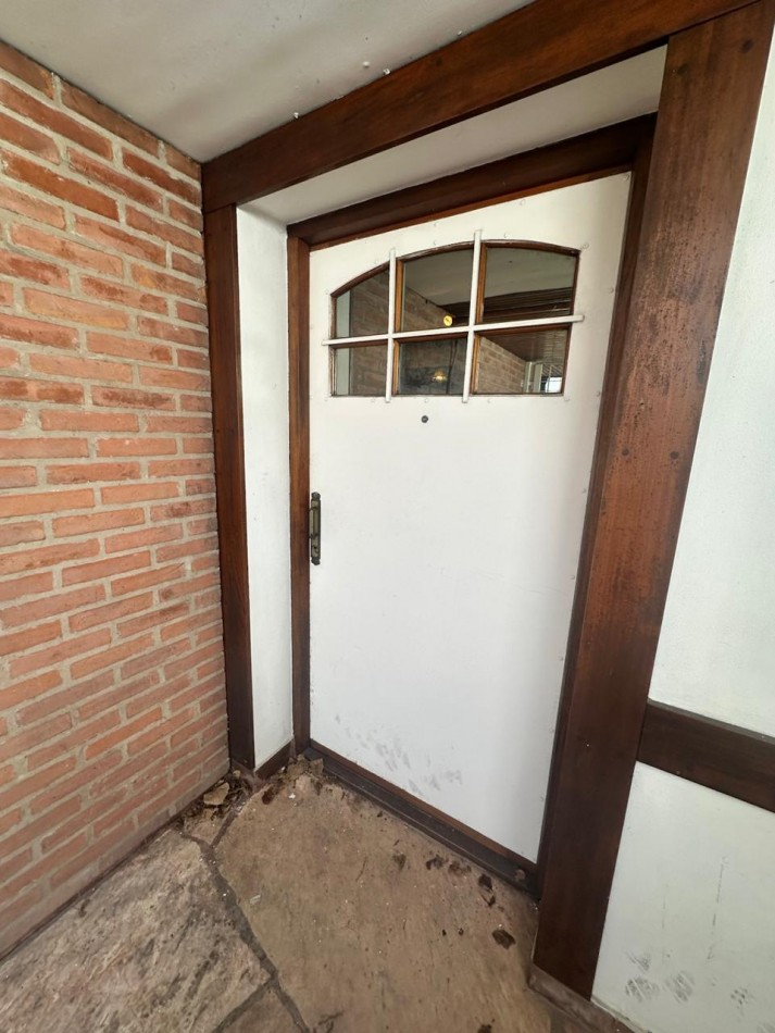 SE ALQUILA CASA USO PROFESIONAL - QUILMES 