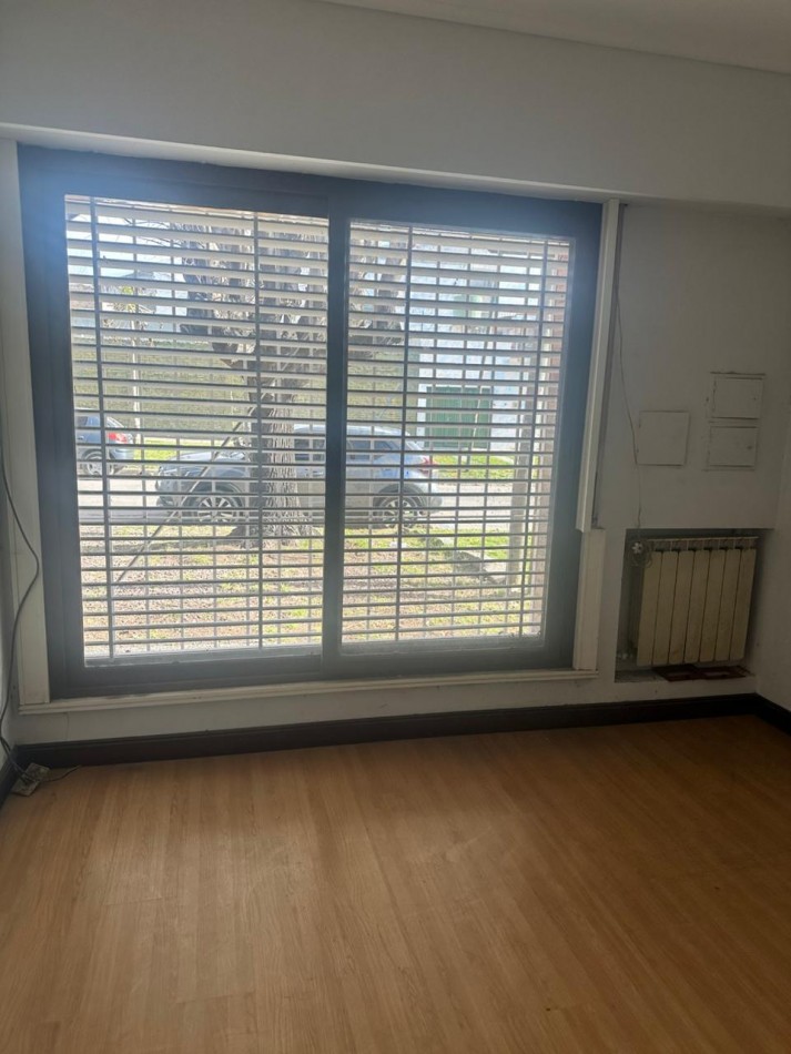 SE ALQUILA CASA USO PROFESIONAL - QUILMES 