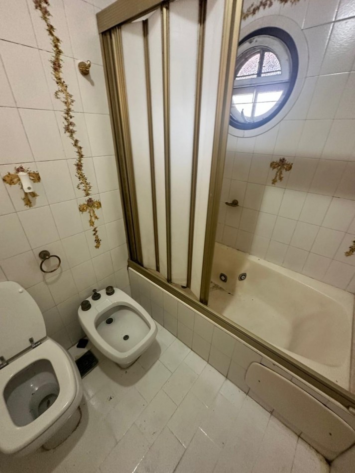 SE ALQUILA CASA USO PROFESIONAL - QUILMES 