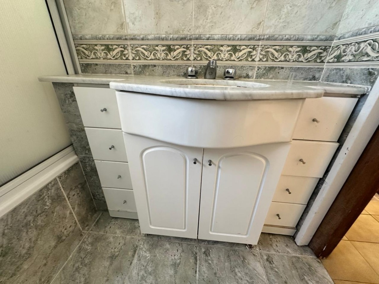 OPORTUNIDAD, Amplio departamento en Alquiler 2 1/2 ambientes - Quilmes Centro