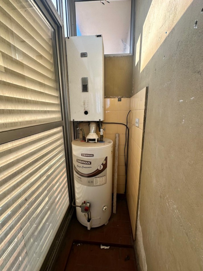 OPORTUNIDAD, Amplio departamento en Alquiler 2 1/2 ambientes - Quilmes Centro