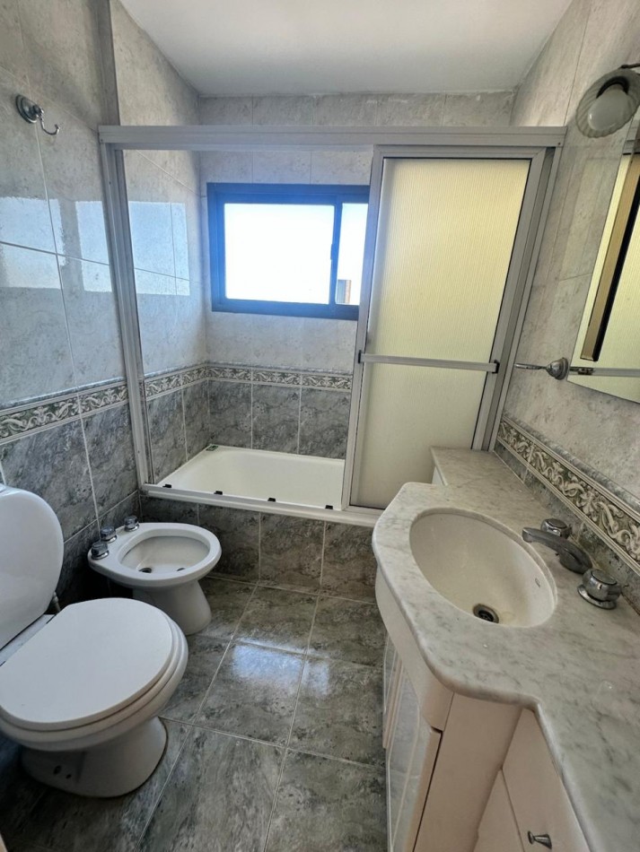 OPORTUNIDAD, Amplio departamento en Alquiler 2 1/2 ambientes - Quilmes Centro