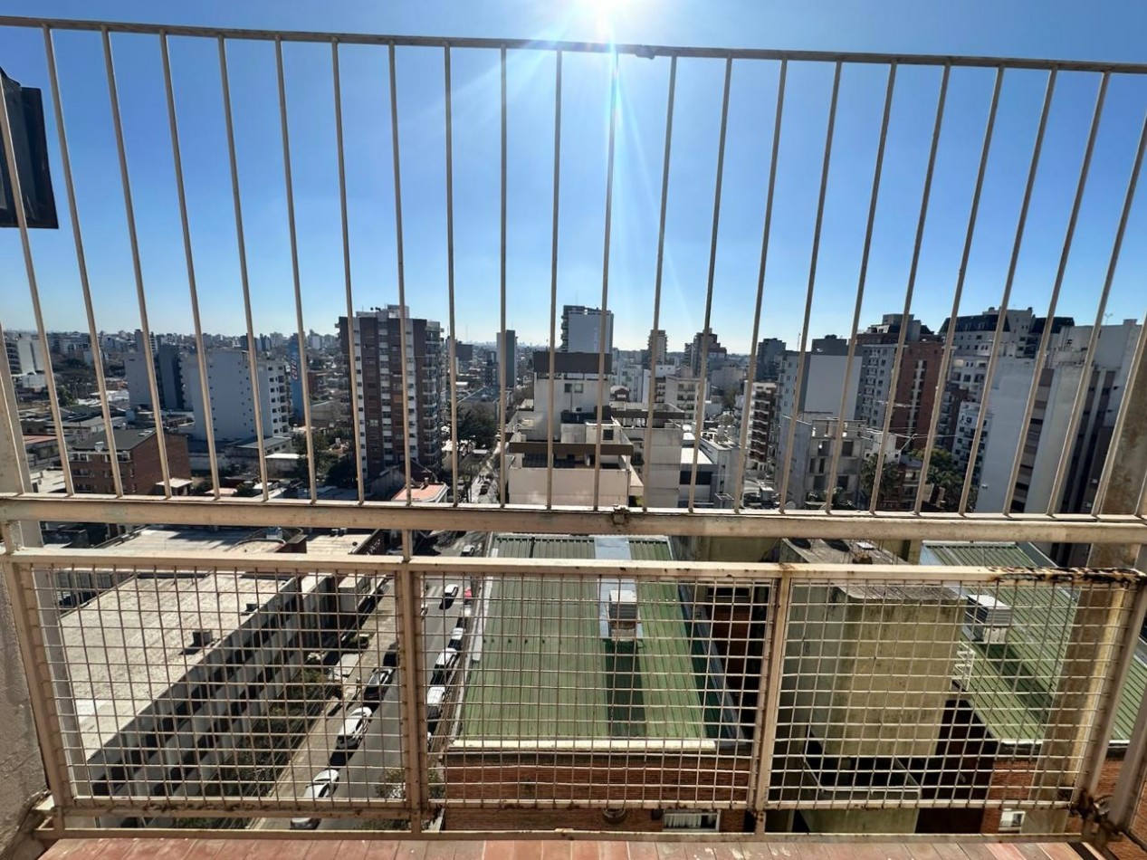 OPORTUNIDAD, Amplio departamento en Alquiler 2 1/2 ambientes - Quilmes Centro