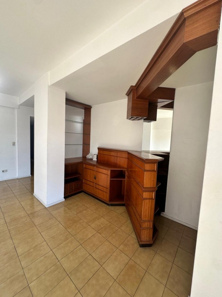 OPORTUNIDAD, Amplio departamento en Alquiler 2 1/2 ambientes - Quilmes Centro