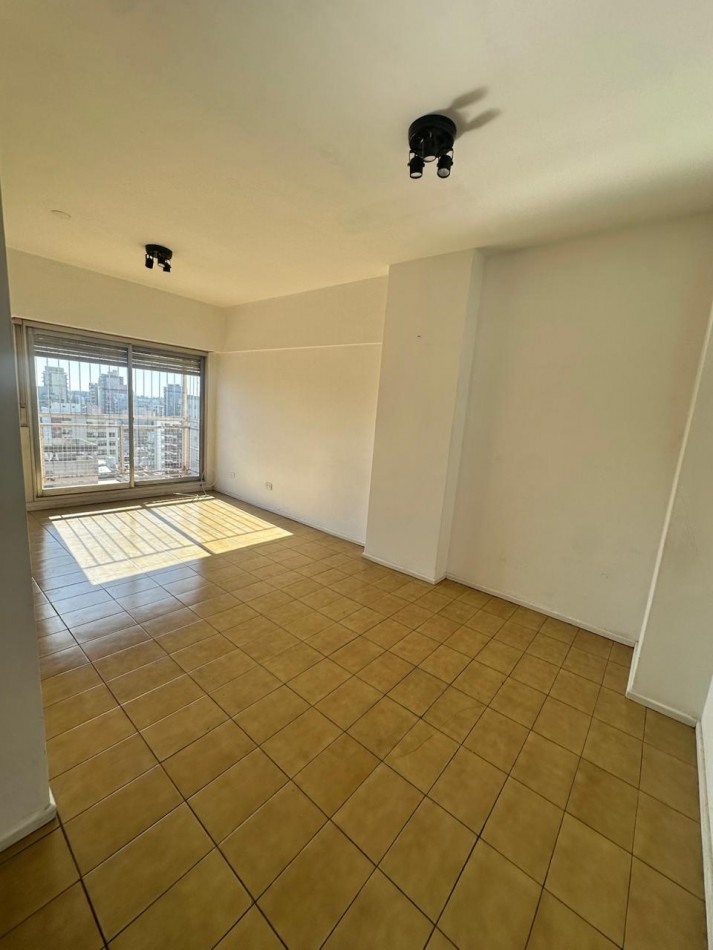 OPORTUNIDAD, Amplio departamento en Alquiler 2 1/2 ambientes - Quilmes Centro