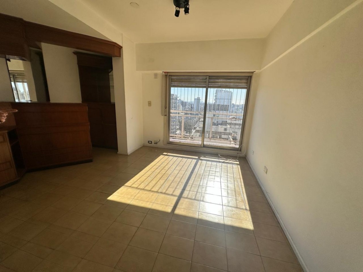 OPORTUNIDAD, Amplio departamento en Alquiler 2 1/2 ambientes - Quilmes Centro
