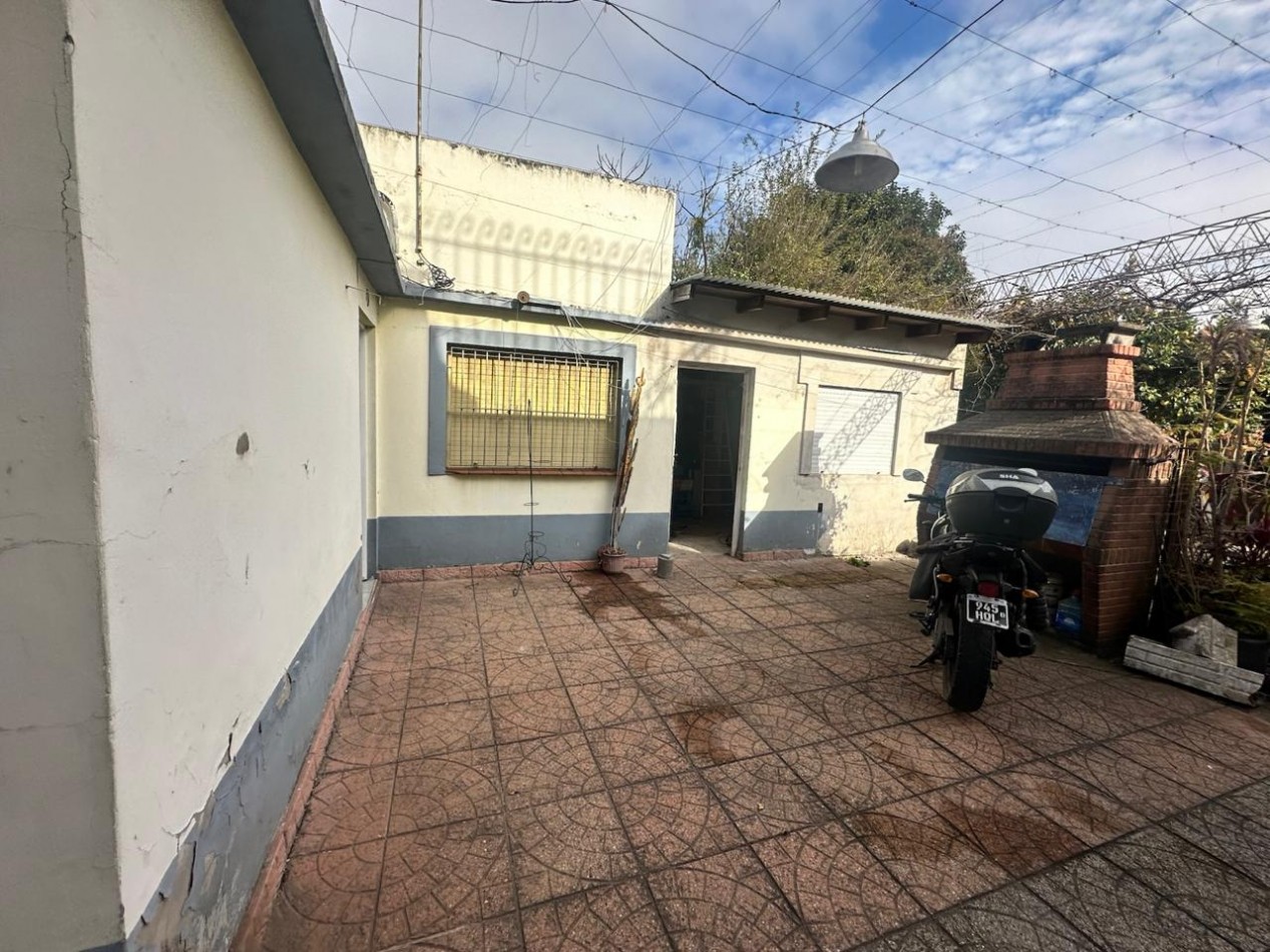 OPORTUNIDAD CASA DE 3 AMBIENTES EN VENTA - QUILMES OESTE