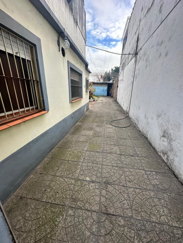 OPORTUNIDAD CASA DE 3 AMBIENTES EN VENTA - QUILMES OESTE