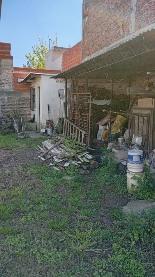 SE VENDEN 2 CASAS DE 3 AMBIENTES CADA UNA - QUILMES OESTE