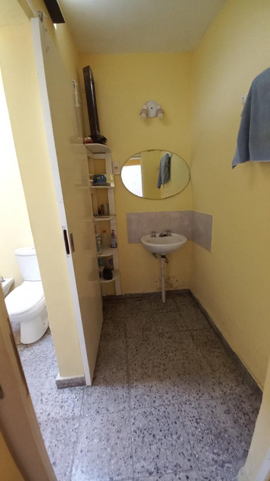 SE VENDEN 2 CASAS DE 3 AMBIENTES CADA UNA - QUILMES OESTE