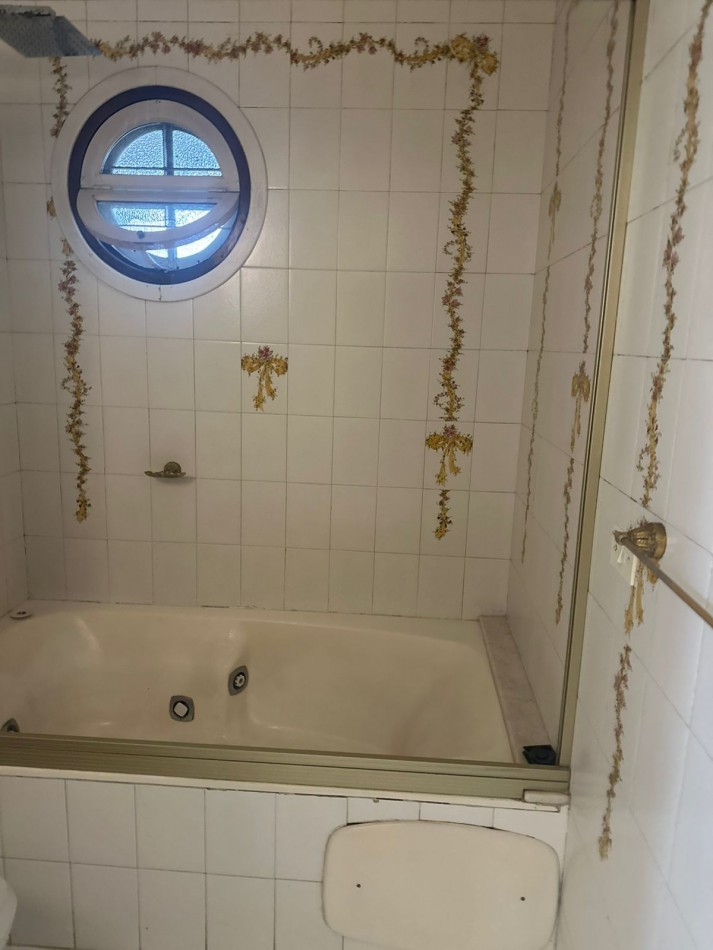 SE ALQUILA CASA PARA USO PROFESIONAL - QUILMES 