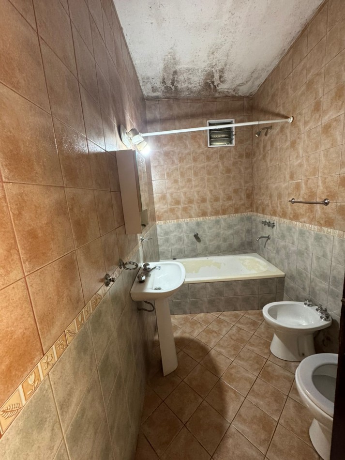 SE VENDE CASA A REFACCIONAR 3 AMBIENTES - QUILMES