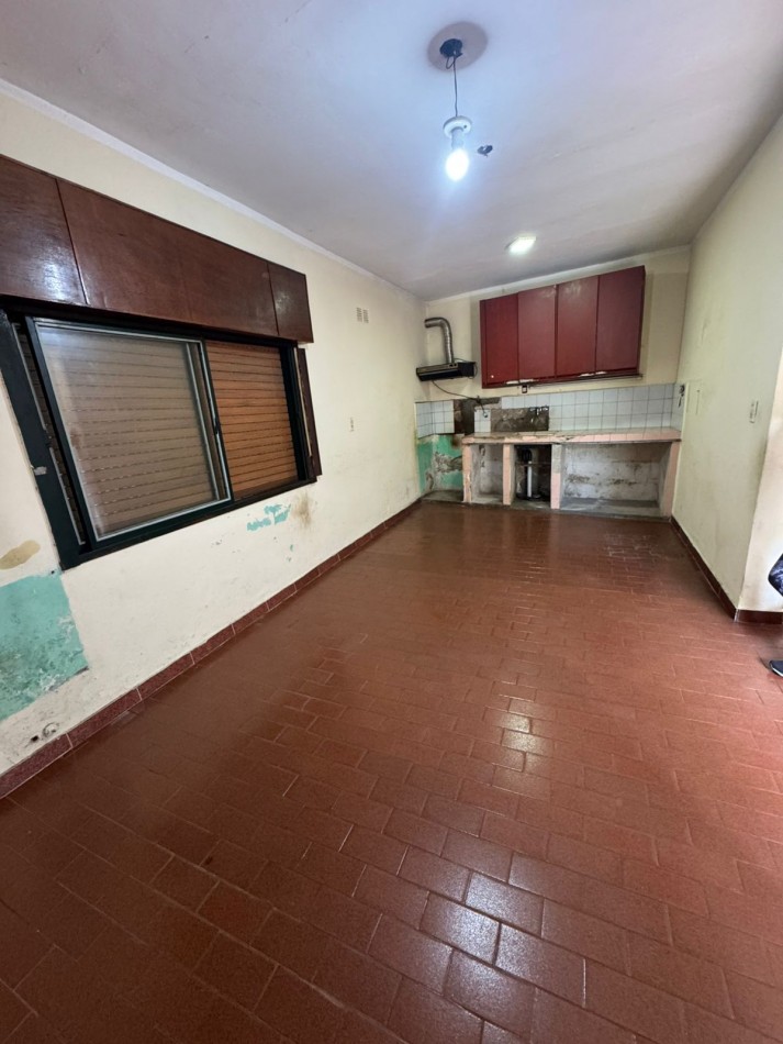 SE VENDE CASA A REFACCIONAR 3 AMBIENTES - QUILMES