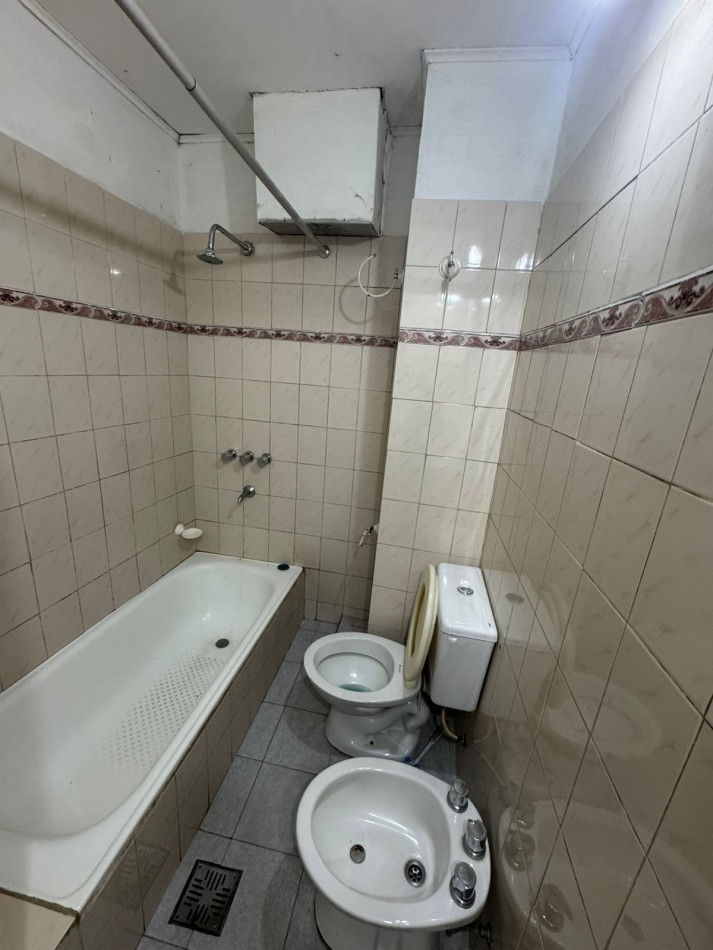 SE ALQUILA PH AL FRENTE DE 2 AMBIENTES - QUILMES OESTE