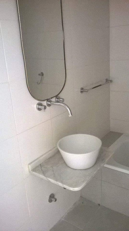 SE ALQUILA MONOAMBIENTE EN BERAZATEGUI CENTRO