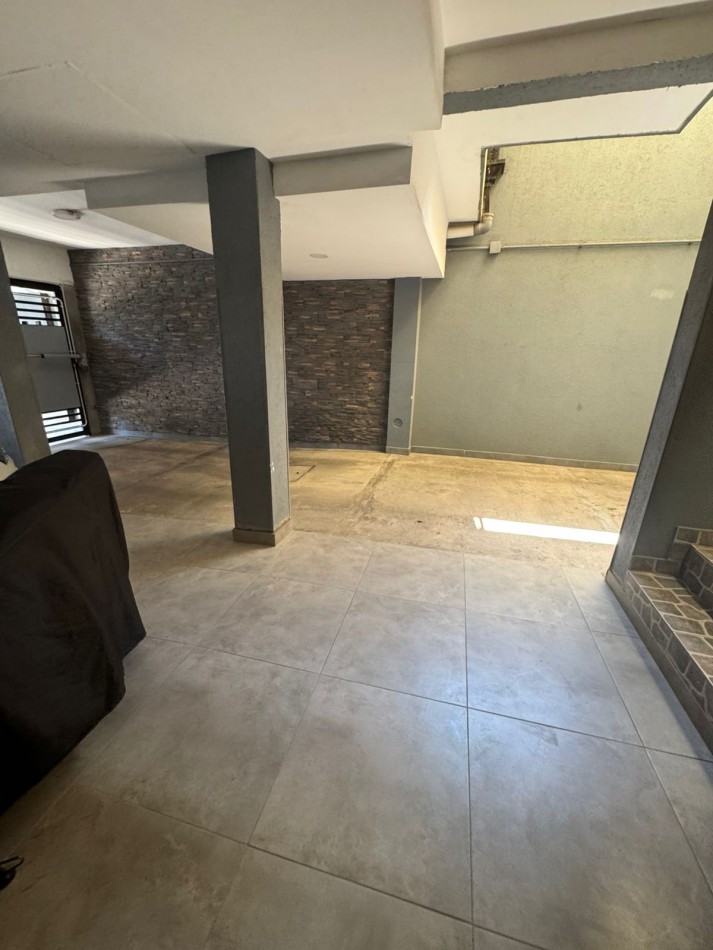 SE ALQUILA AMPLIO DEPARTAMENTO DE 3 AMBIENTES