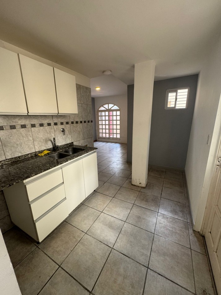 SE ALQUILA AMPLIO DEPARTAMENTO DE 3 AMBIENTES