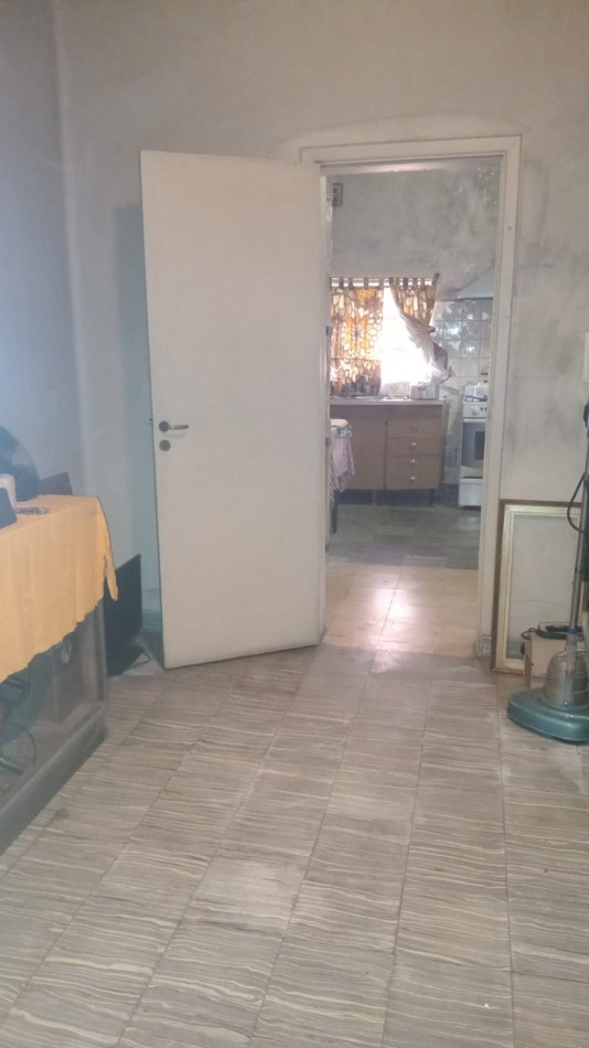 SE VENDE CASA DE 3 AMBIENTES - FLORENCIO VARELA