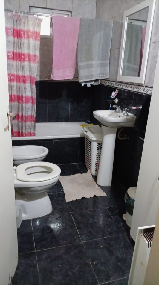 SE VENDE EXCELENTE CASA QUINTA - FLORENCIO VARELA
