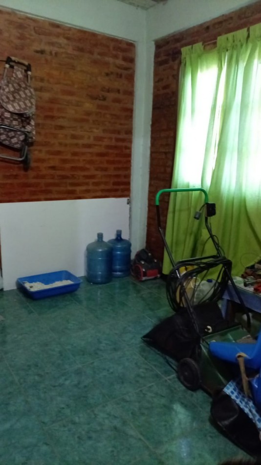 SE VENDE EXCELENTE CASA QUINTA - FLORENCIO VARELA