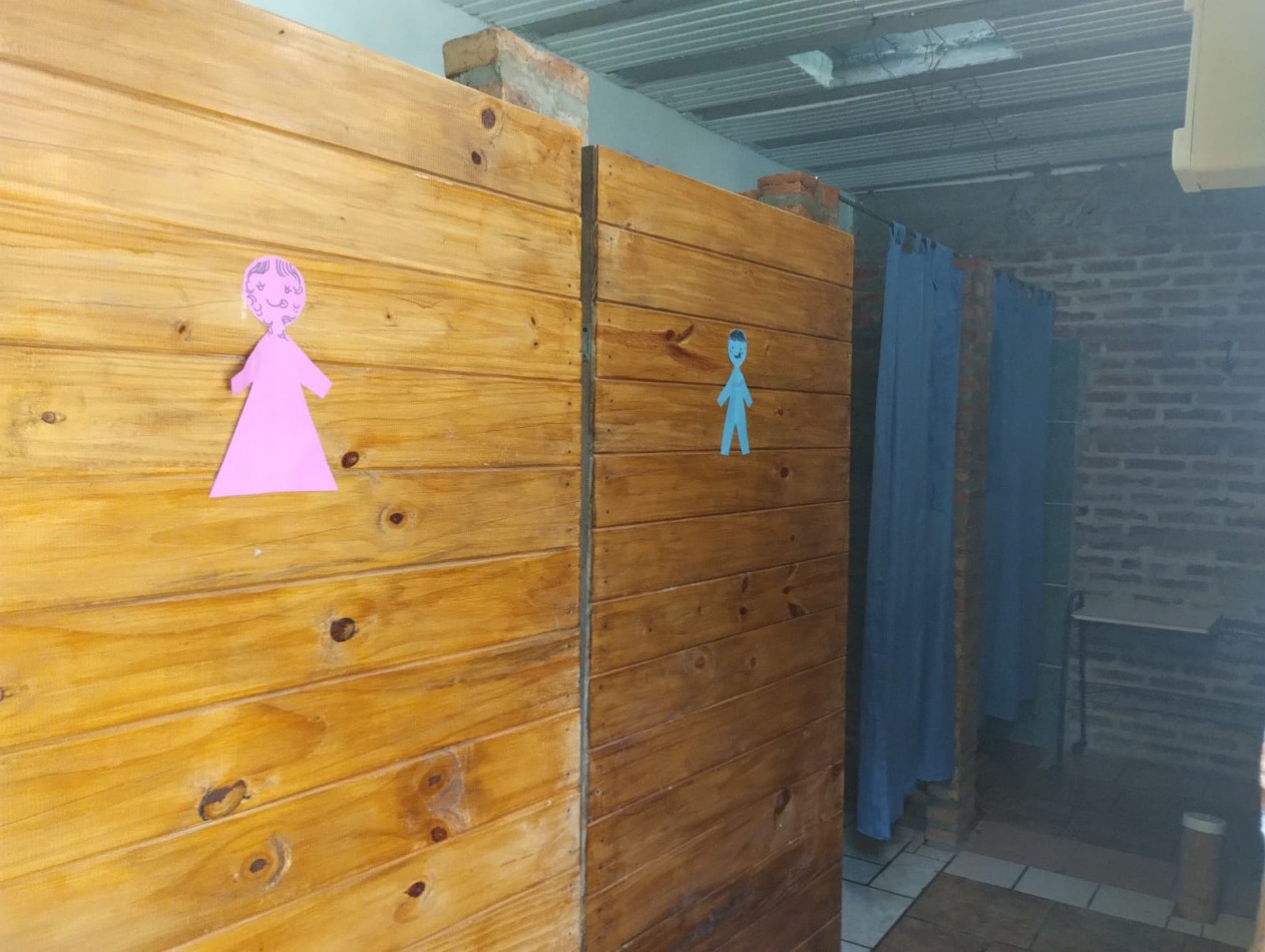 SE VENDE EXCELENTE CASA QUINTA - FLORENCIO VARELA
