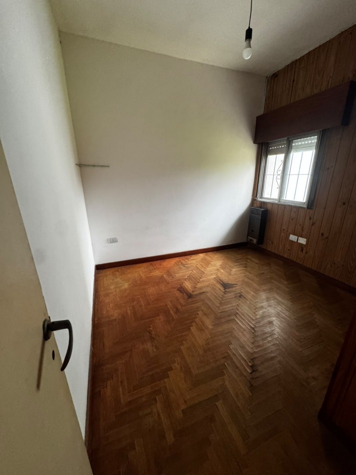 CASA EN ALQUILER - FLORENCIO VARELA