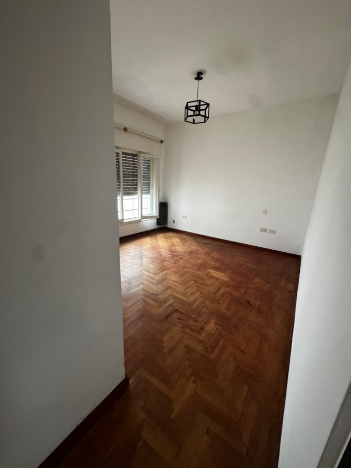 CASA EN ALQUILER - FLORENCIO VARELA