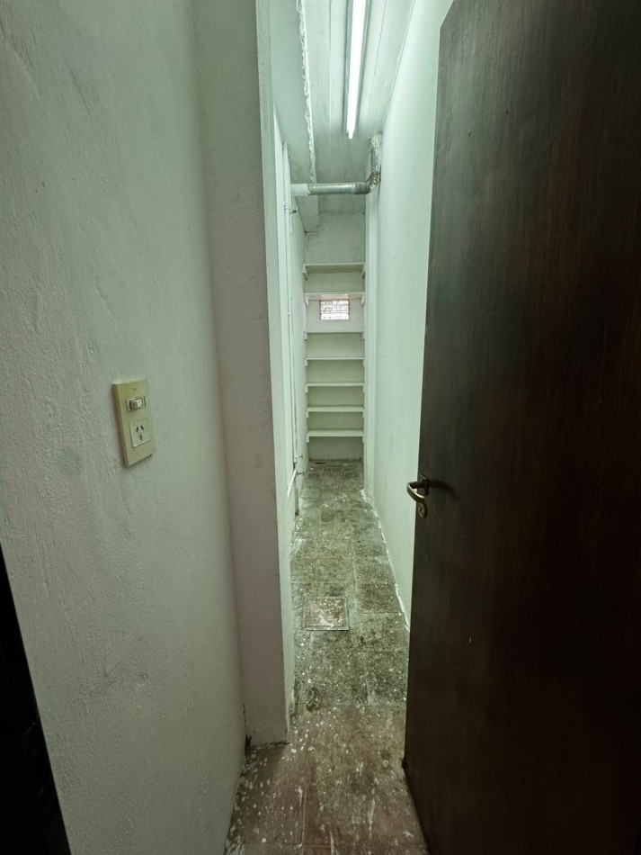 CASA EN ALQUILER - FLORENCIO VARELA
