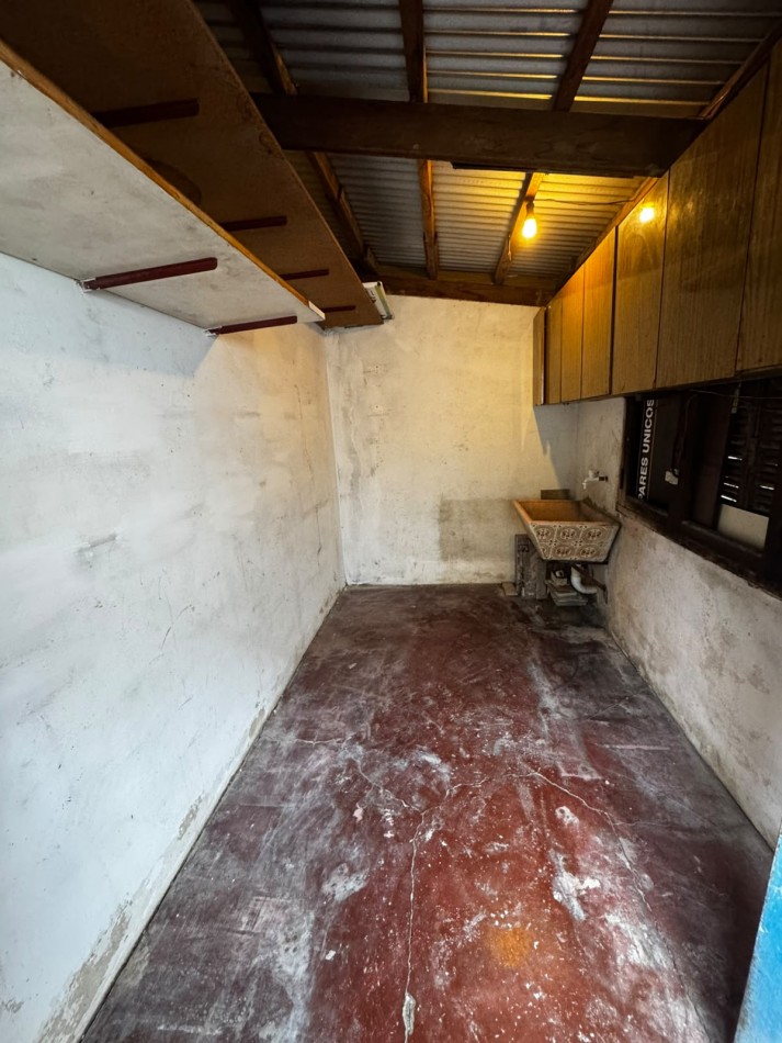 CASA EN ALQUILER - FLORENCIO VARELA