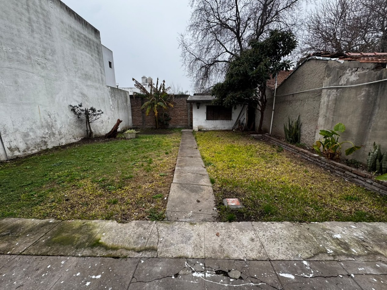 CASA EN ALQUILER - FLORENCIO VARELA