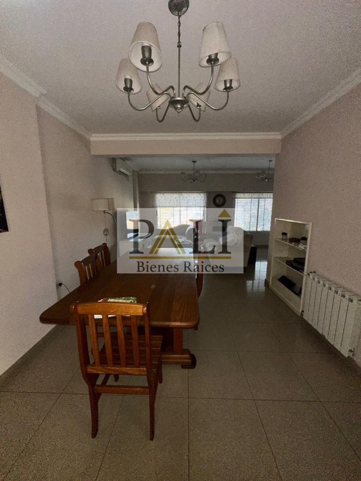 OPORTUNIDAD EXCELENTE CASA DE 5 AMBIENTES EN VENTA - FLORENCIO VARELA CENTRO 