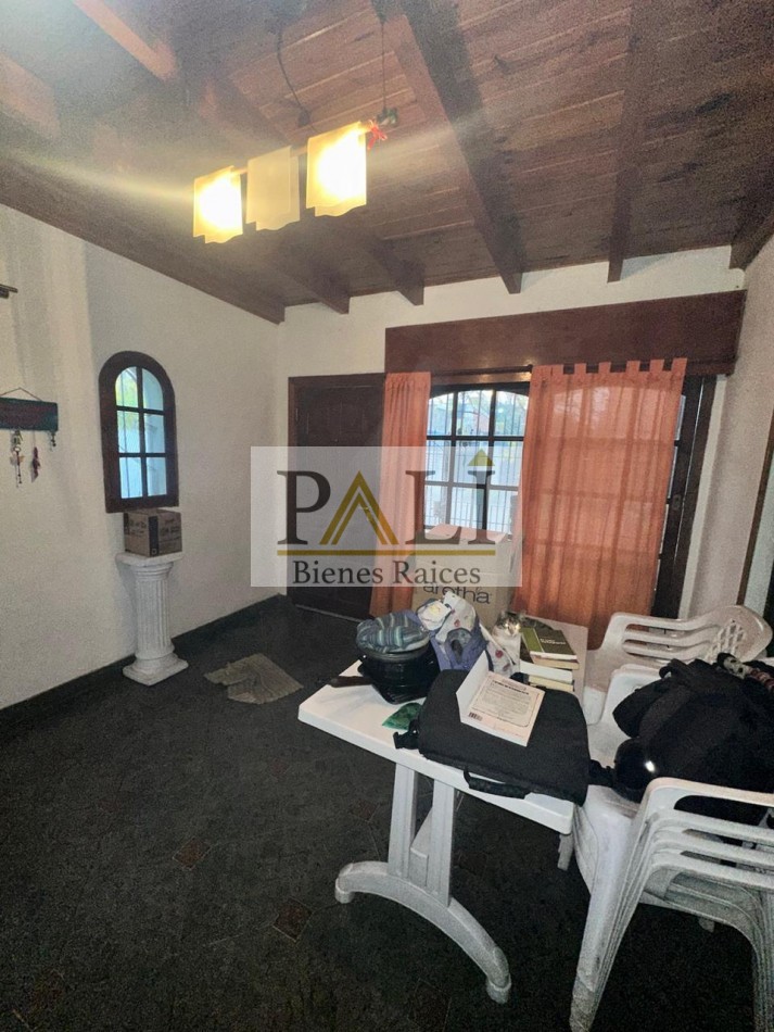 SE VENDE CASA DE 4 AMBIENTES Y DEPARTAMENTO DE 2 AMBIENTES 