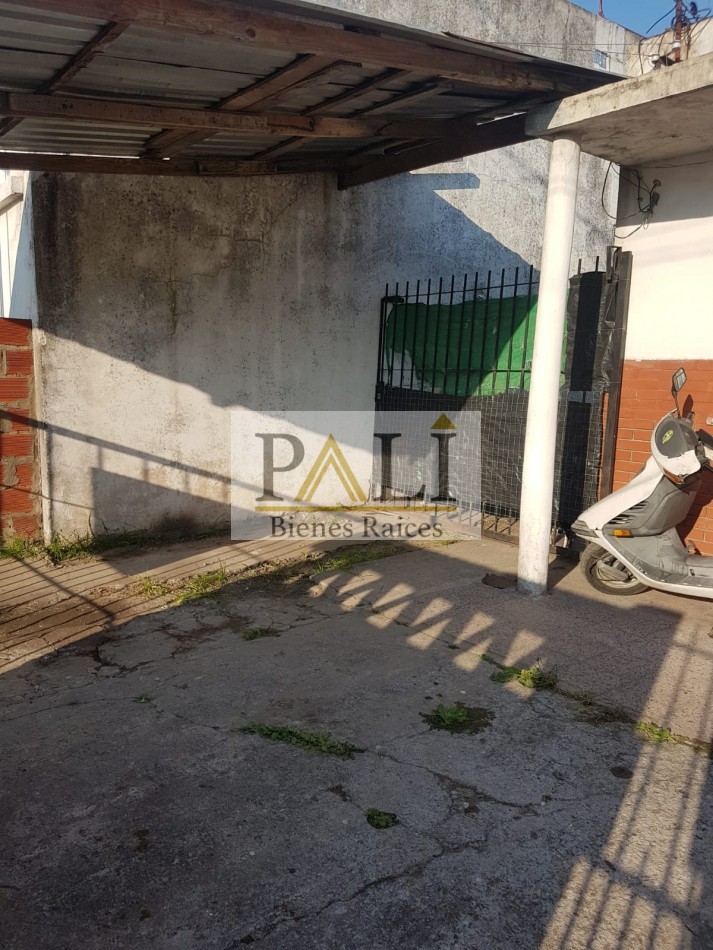 SE VENDE CASA 3 AMBIENTES QUILMES OESTE - APTA CREDITO HIPOTECARIO