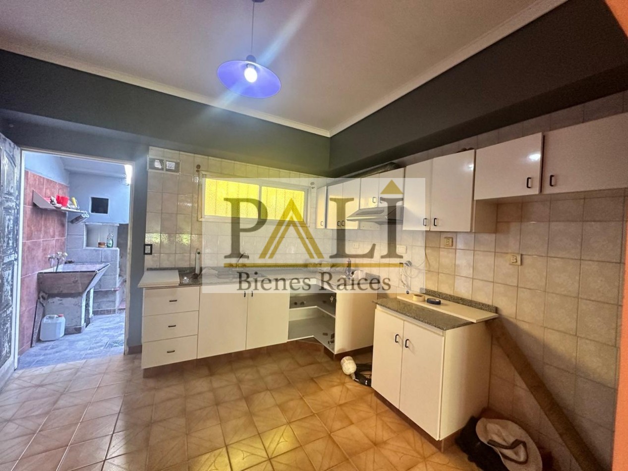 Casa 3 ambientes en alquiler - Quilmes Oeste