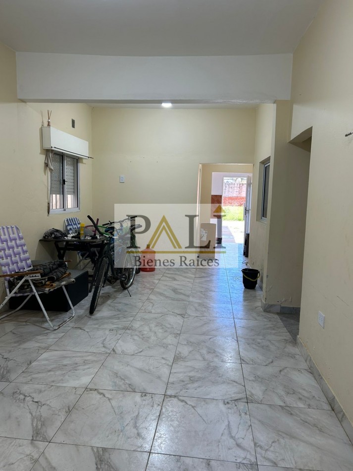 Amplia casa 4 ambientes en VENTA Bernal Oeste