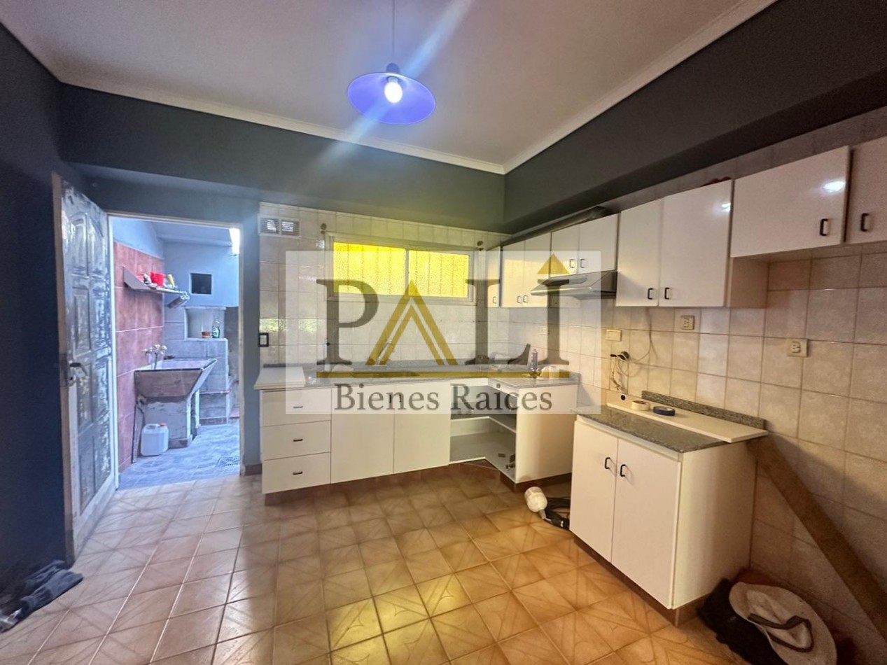 Casa 3 ambientes en alquiler - Quilmes Oeste