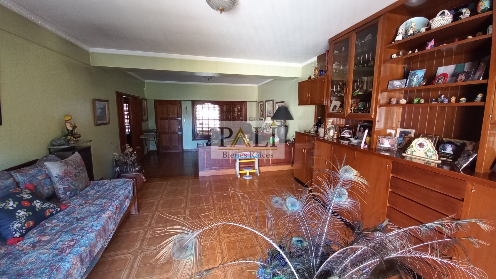 OPORTUNIDAD VENTA AMPLIA CASA EN FLORENCIO VARELA CENTRO - APTA CREDITO HIPOTECARIO