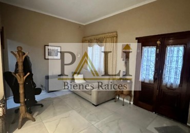 SE VENDE EXCELENTE CASA DE 5 AMBIENTES EN FLORENCIO VARELA - APTA CREDITO HIPOTECARIO