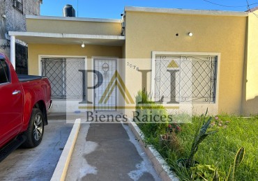 Amplia casa 4 ambientes en VENTA Bernal Oeste